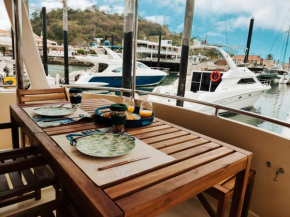 Amazing Vintage Yacht in the best area of Panama!